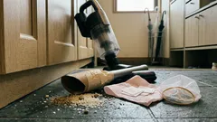 掃除機が面倒を卒業する裏技3つ|髪の毛・玄関の砂・お米こぼしを一気に解決